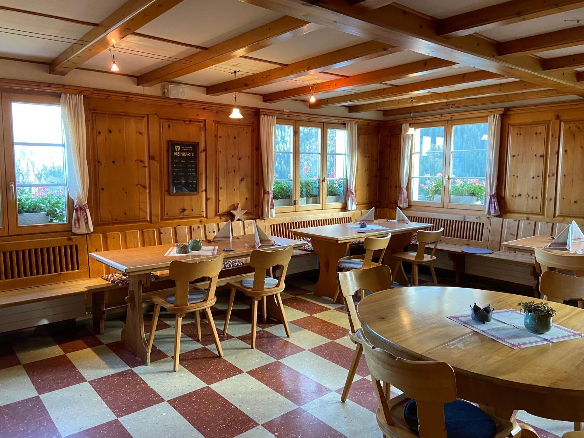 Berggasthaus Gitschenen Hotel Isenthal Exterior photo